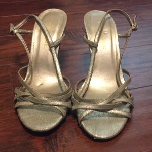 Never worn size 9 silver banana republic heels